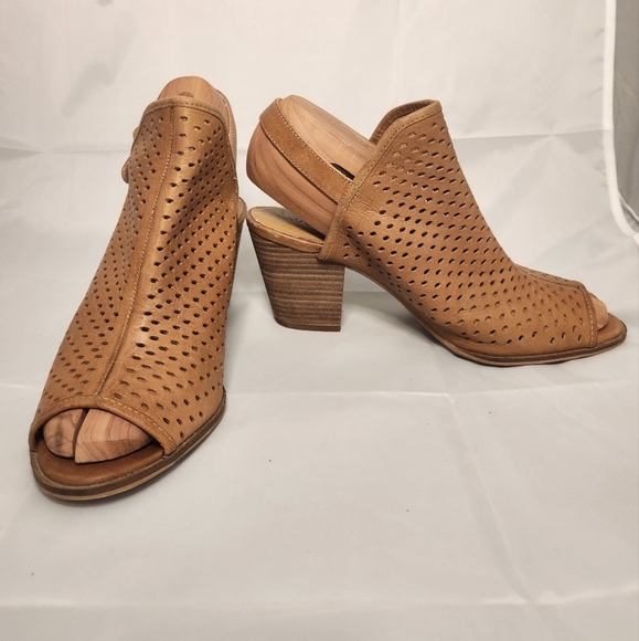 Lucky Brand Women’s 10 Hatoraa Slingback Peep Toe Sandal Heel - Picture 1 of 16